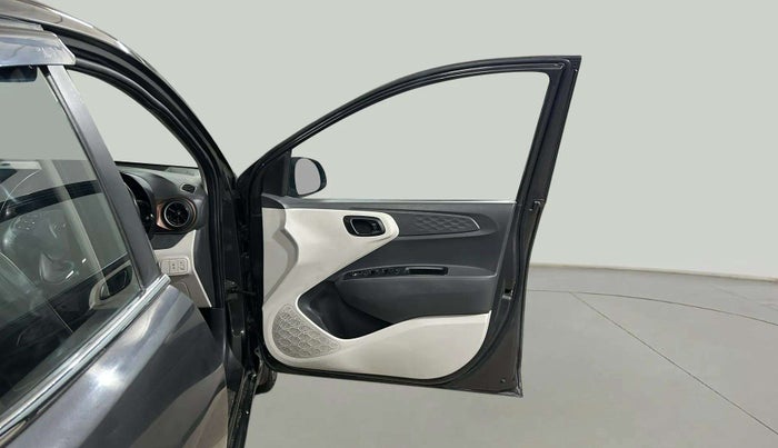 2022 Hyundai AURA S 1.2 CNG, CNG, Manual, 69,046 km, RHS Front Door