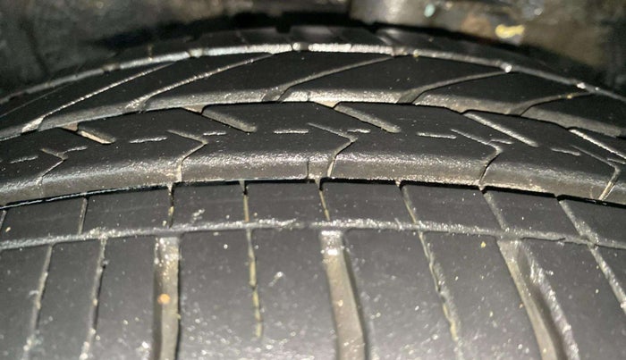 2014 Maruti Celerio ZXI (O), Petrol, Manual, 37,941 km, Left Front Tyre Tread