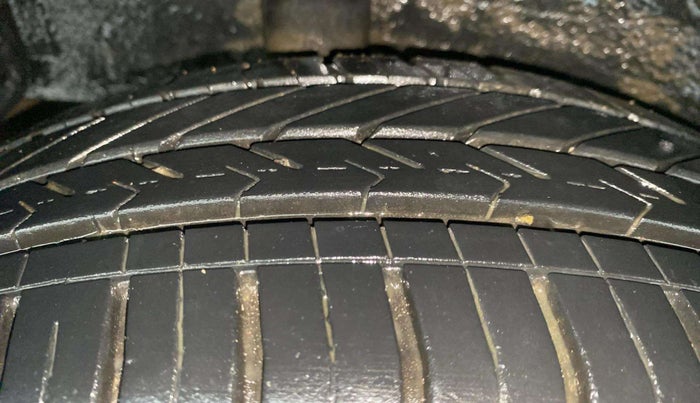 2014 Maruti Celerio ZXI (O), Petrol, Manual, 37,941 km, Right Rear Tyre Tread