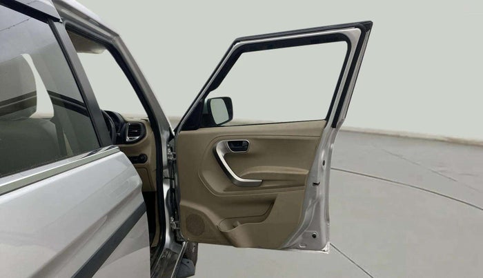 2023 Mahindra BOLERO NEO N10 R, Diesel, Manual, 43,840 km, RHS Front Door
