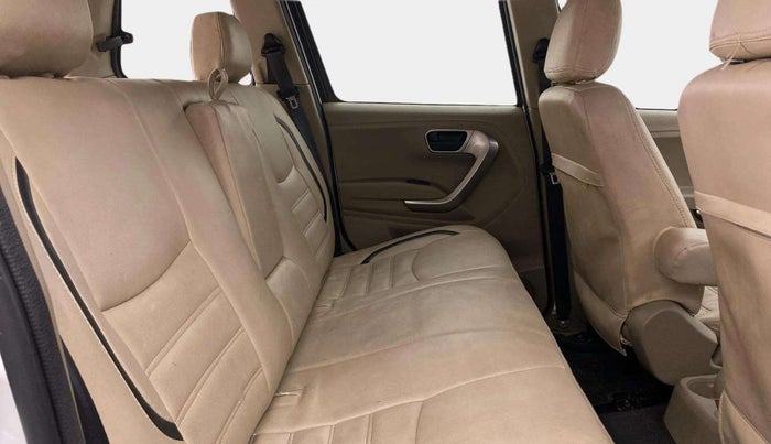 2023 Mahindra BOLERO NEO N10 R, Diesel, Manual, 43,840 km, Right Side Rear Door Cabin