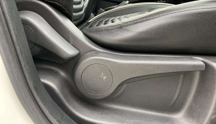 2019 Nissan Kicks XL DIESEL, Diesel, Manual, 89,424 km, Driver Side Adjustment Panel