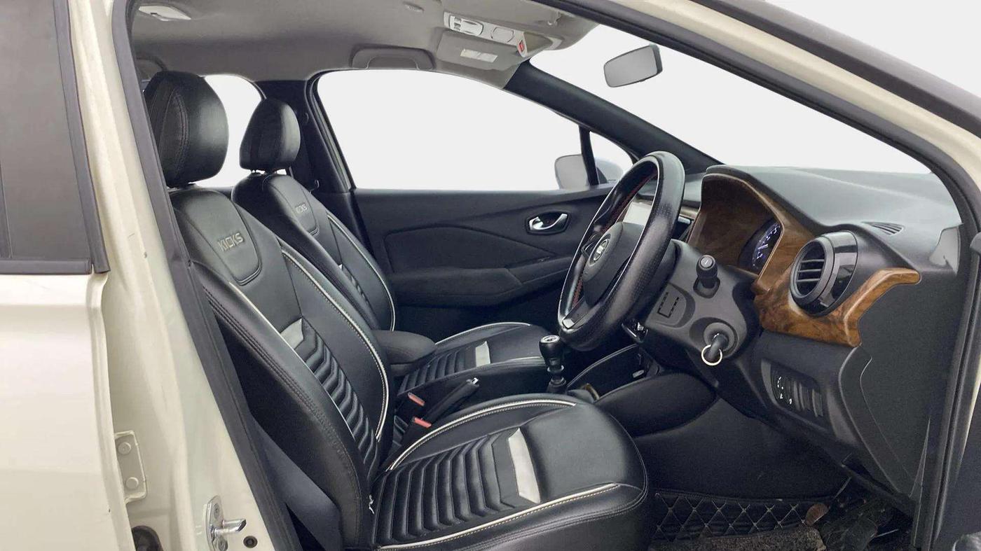 2019 Nissan Kicks XL DIESEL, Diesel, Manual, 89,623 km, Right Side Front Door Cabin