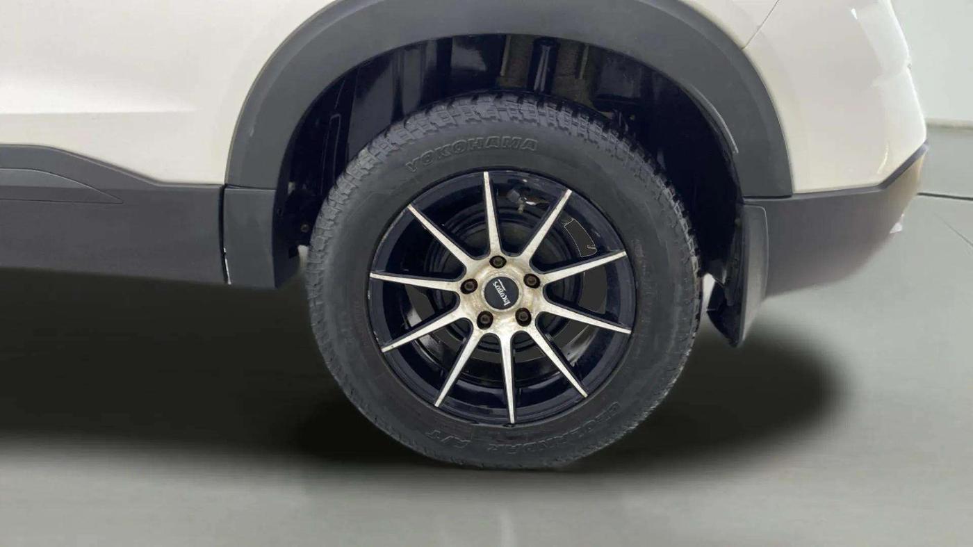 2019 Nissan Kicks XL DIESEL, Diesel, Manual, 89,623 km, Left Rear Wheel