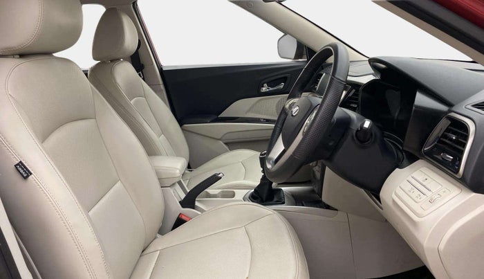 2022 Mahindra XUV300 W8 (O) 1.2 PETROL, Petrol, Manual, 27,712 km, Right Side Front Door Cabin