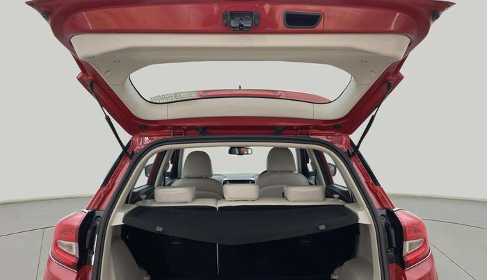 2022 Mahindra XUV300 W8 (O) 1.2 PETROL, Petrol, Manual, 27,712 km, Boot Door Open