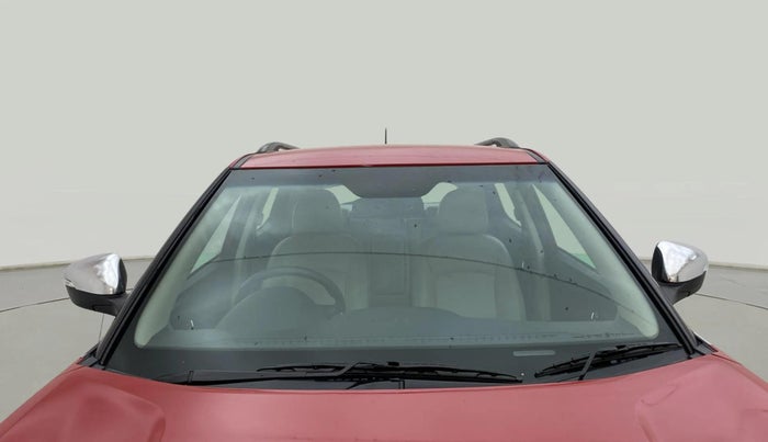 2022 Mahindra XUV300 W8 (O) 1.2 PETROL, Petrol, Manual, 27,712 km, Front Windshield