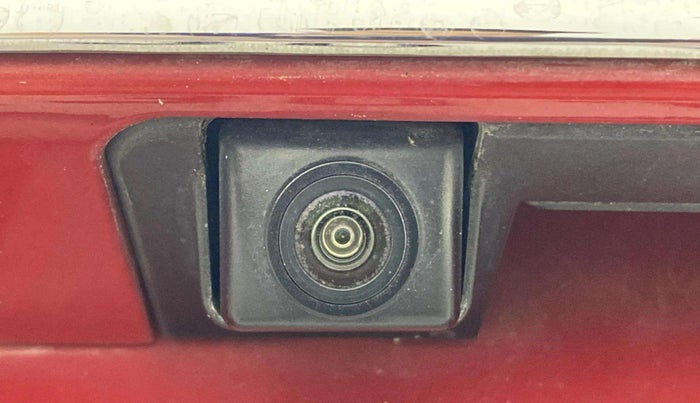 2022 Mahindra XUV300 W8 (O) 1.2 PETROL, Petrol, Manual, 27,712 km, Parking Camera