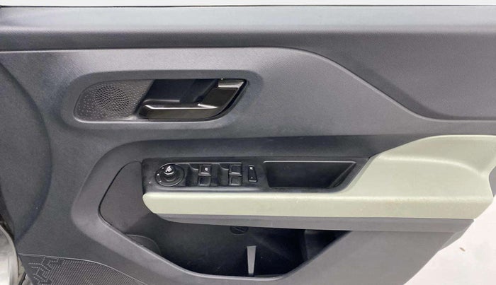 2023 Tata PUNCH ADVENTURE AMT, Petrol, Automatic, 17,819 km, Driver Side Door Panels Control