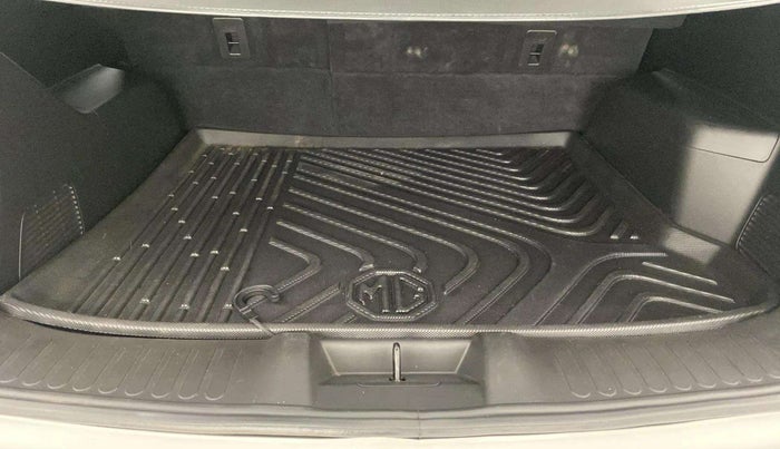 2023 MG HECTOR SAVVY PRO 1.5 TURBO CVT PETROL, Petrol, Automatic, 25,326 km, Boot Inside