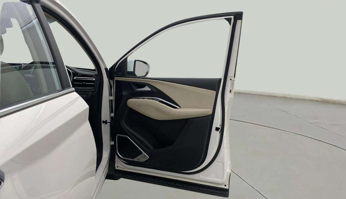 2023 MG HECTOR SAVVY PRO 1.5 TURBO CVT PETROL, Petrol, Automatic, 25,326 km, RHS Front Door