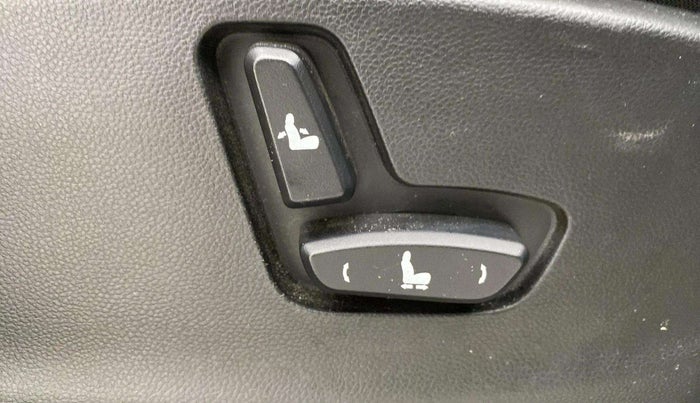 2023 MG HECTOR SAVVY PRO 1.5 TURBO CVT PETROL, Petrol, Automatic, 25,326 km, Driver Side Adjustment Panel