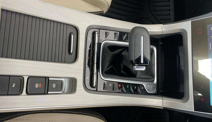 2023 MG HECTOR SAVVY PRO 1.5 TURBO CVT PETROL, Petrol, Automatic, 25,326 km, Gear Lever