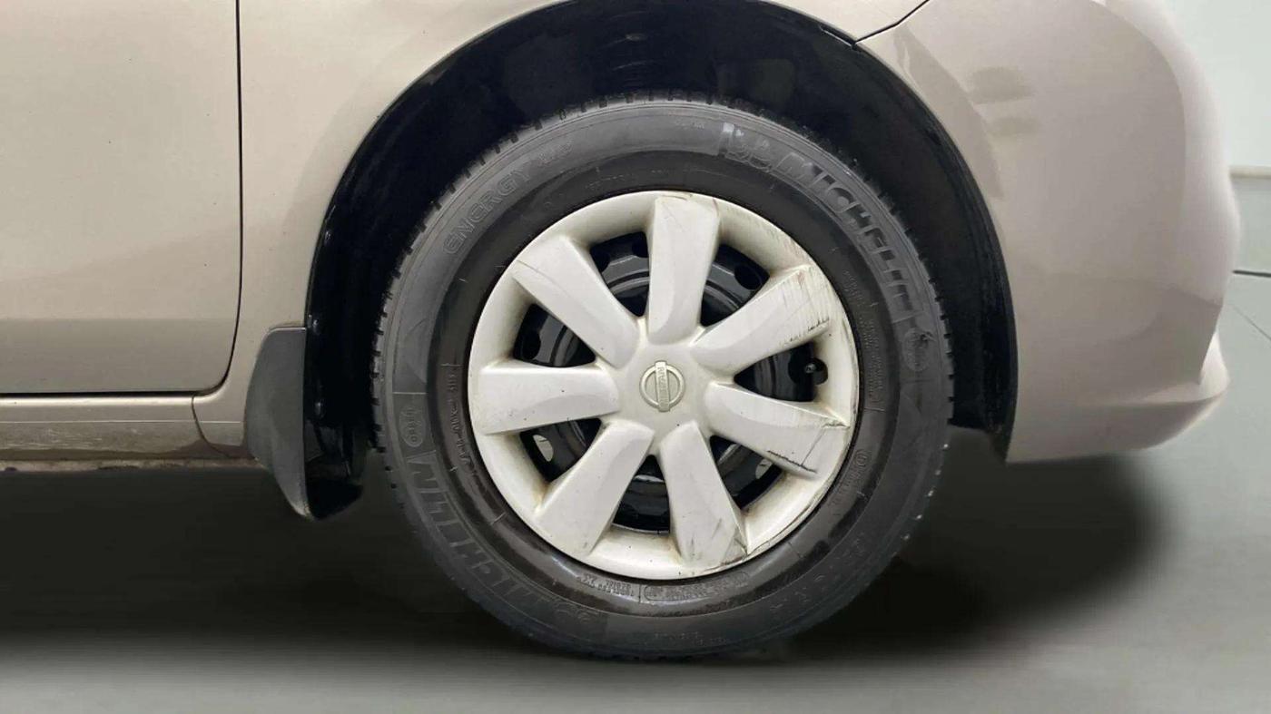 2012 Nissan Sunny XL DIESEL, Diesel, Manual, 1,16,242 km, Right Front Wheel