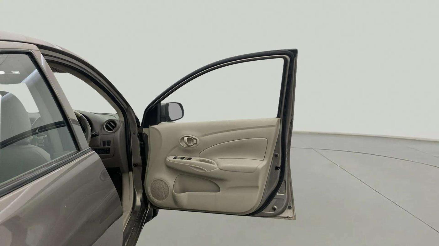 2012 Nissan Sunny XL DIESEL, Diesel, Manual, 1,16,242 km, RHS Front Door
