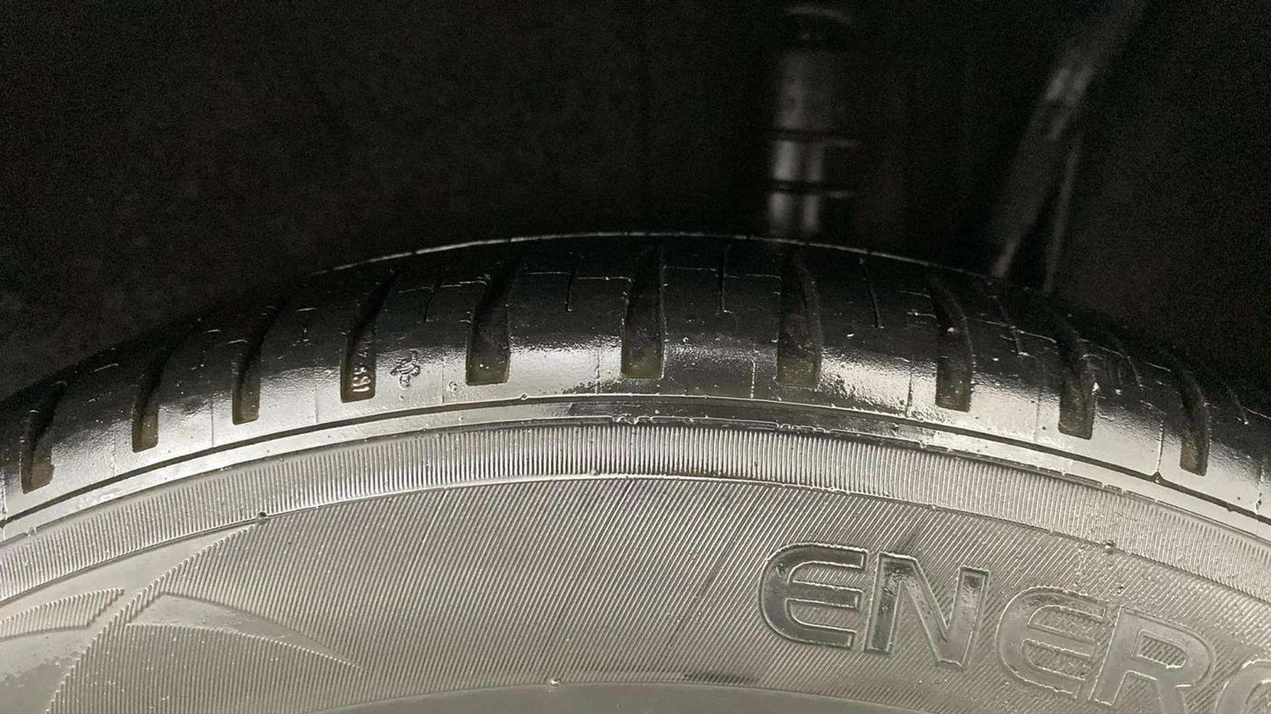 2012 Nissan Sunny XL DIESEL, Diesel, Manual, 1,16,242 km, Left Rear Tyre Tread