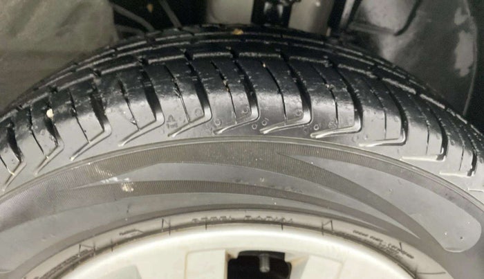 2019 Renault Kwid RXL, Petrol, Manual, 17,254 km, Right Front Tyre Tread