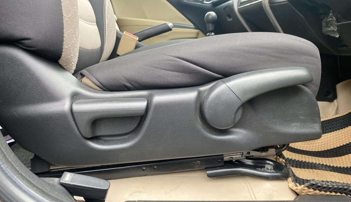 2021 Honda City 1.5L I-VTEC V MT 4TH GEN, Petrol, Manual, 24,194 km, Driver Side Adjustment Panel
