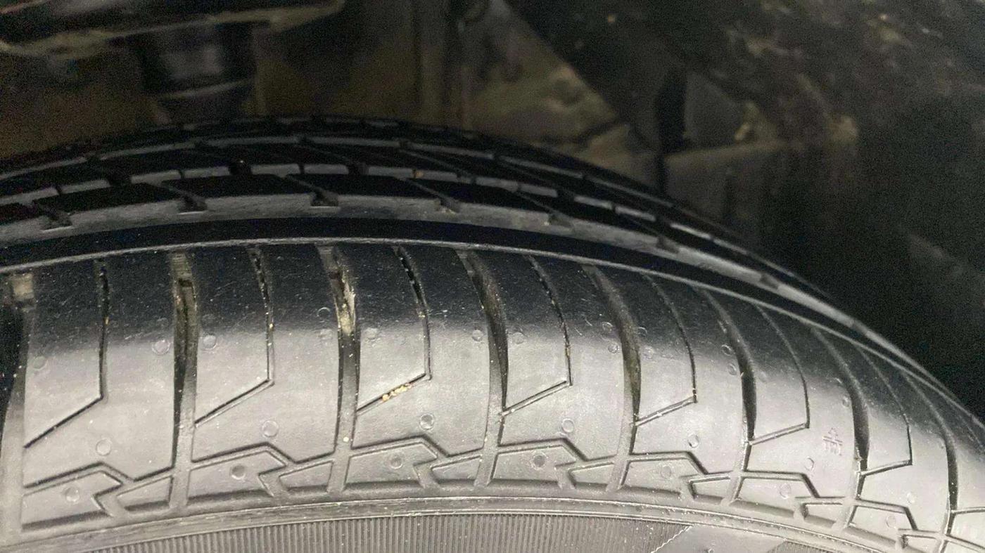 2021 Maruti S Cross ZETA 1.5, Petrol, Manual, 76,840 km, Right Front Tyre Tread