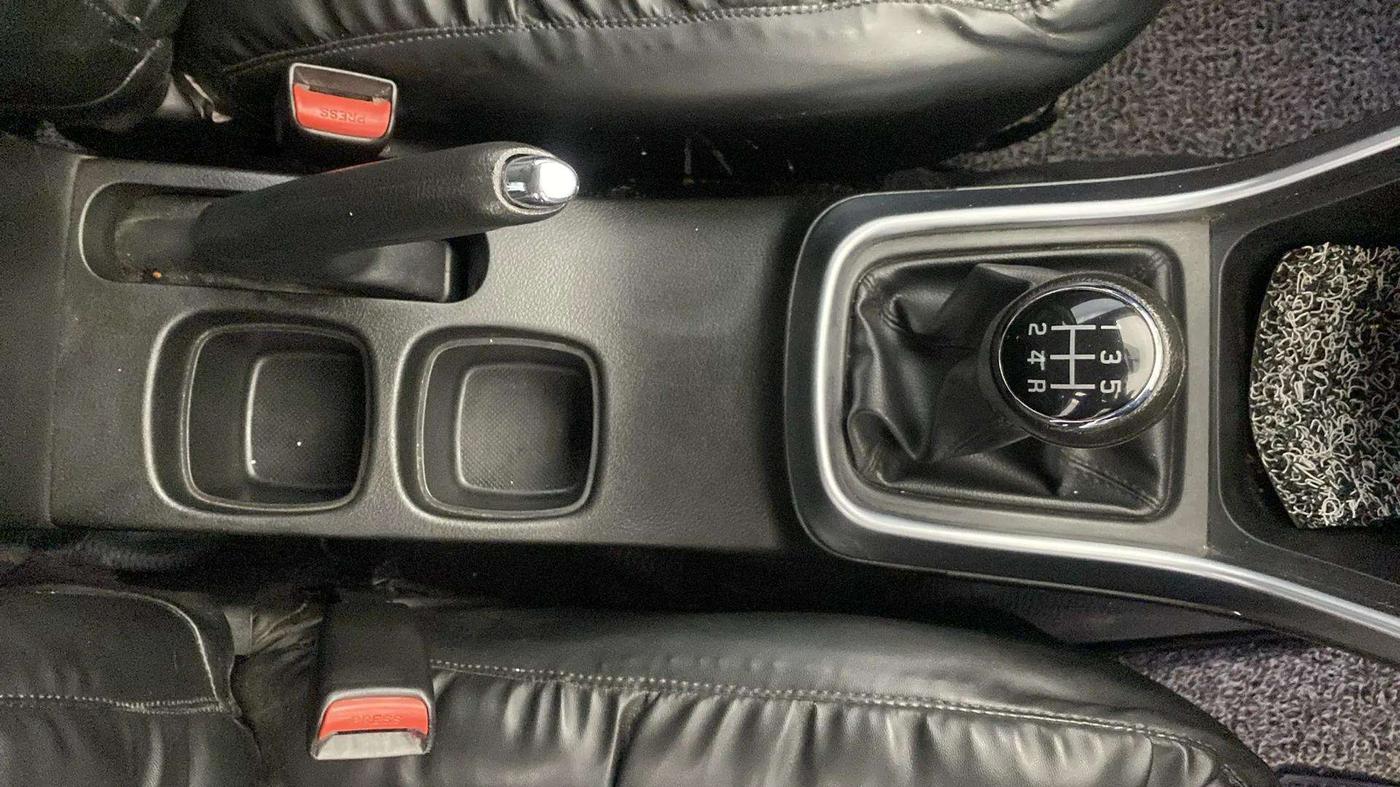 2021 Maruti S Cross ZETA 1.5, Petrol, Manual, 76,840 km, Gear Lever