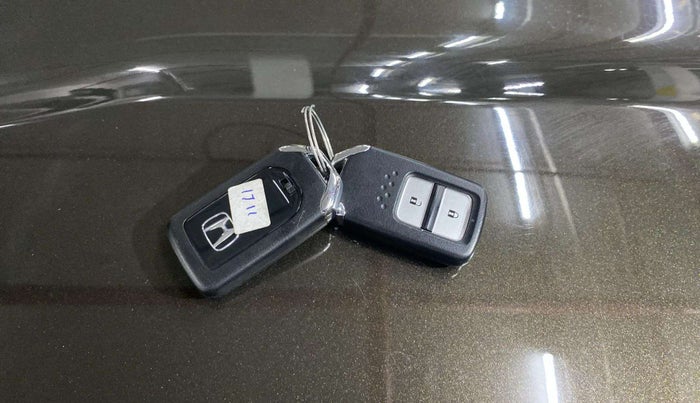 2023 Honda ELEVATE ZX MT, Petrol, Manual, 9,072 km, Key Close Up