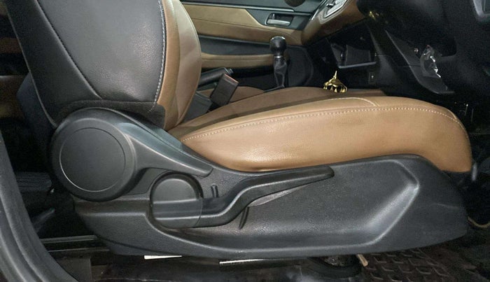 2023 Honda ELEVATE ZX MT, Petrol, Manual, 9,072 km, Driver Side Adjustment Panel