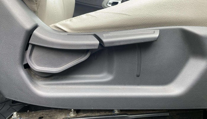 2019 Hyundai GRAND I10 NIOS SPORTZ 1.2 KAPPA VTVT, Petrol, Manual, 24,604 km, Driver Side Adjustment Panel