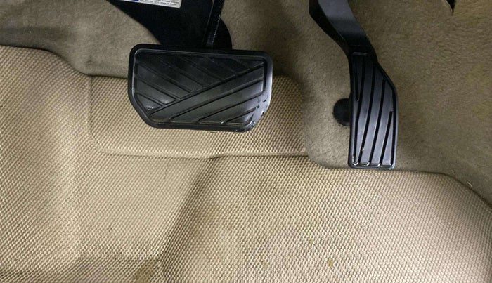 2019 Maruti Ciaz ALPHA  AT 1.5 SHVS PETROL, Petrol, Automatic, 71,585 km, Pedals