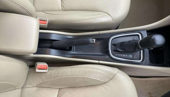 2019 Maruti Ciaz ALPHA  AT 1.5 SHVS PETROL, Petrol, Automatic, 71,585 km, Gear Lever