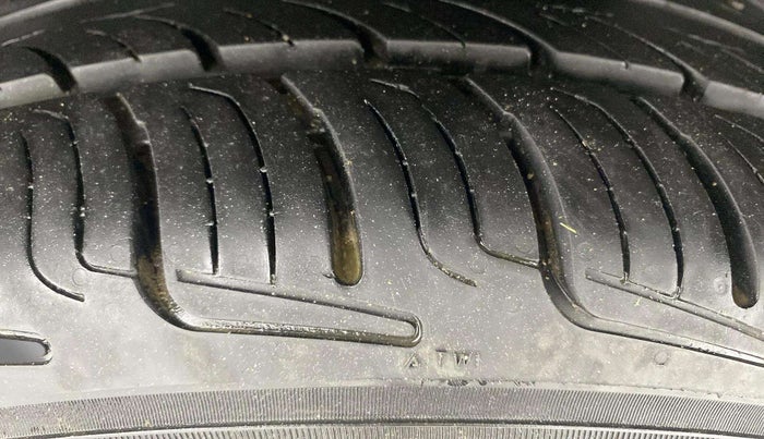 2019 Maruti Ciaz ALPHA  AT 1.5 SHVS PETROL, Petrol, Automatic, 71,585 km, Left Rear Tyre Tread