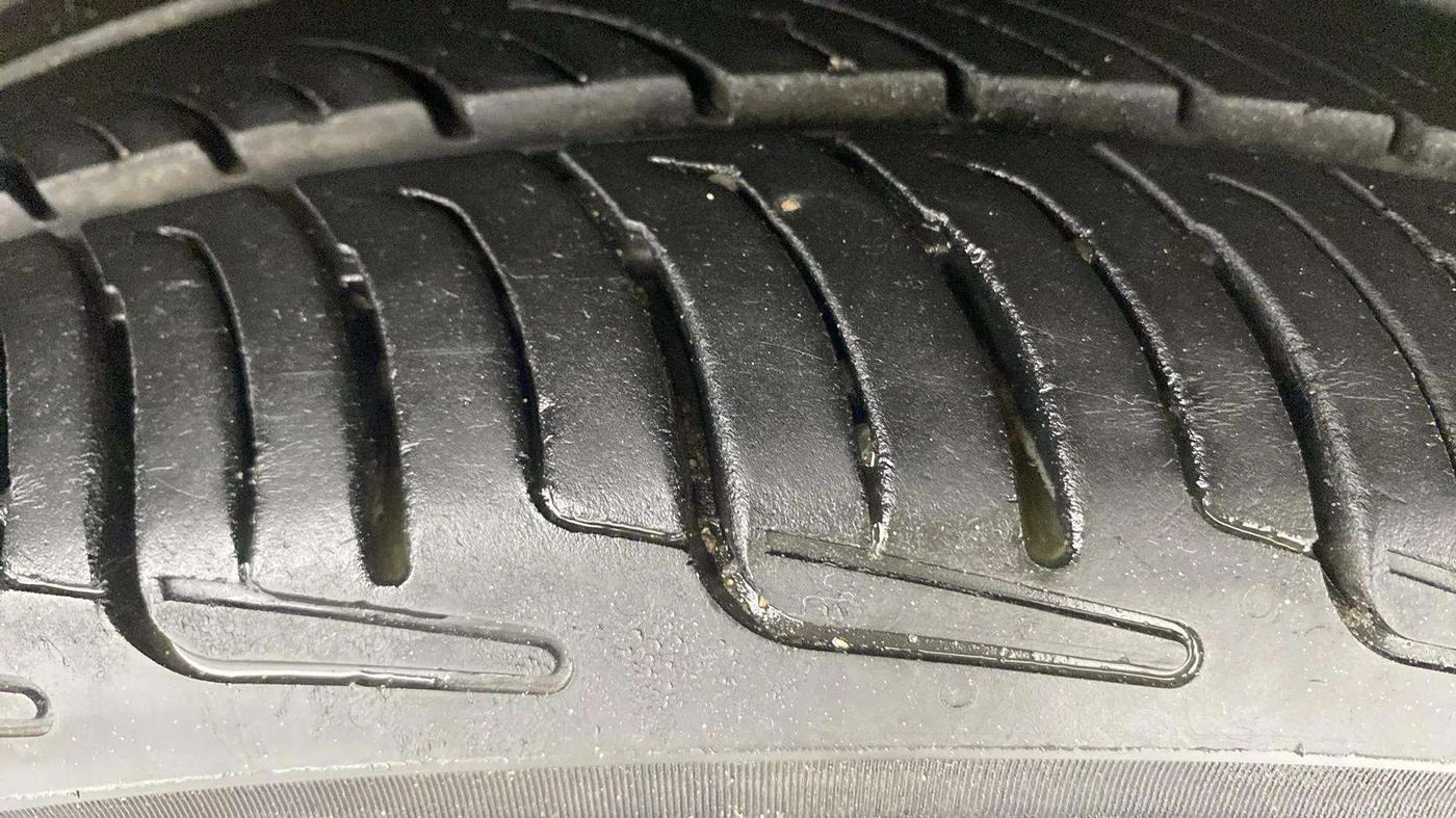 2019 Maruti Ciaz ALPHA  AT 1.5 SHVS PETROL, Petrol, Automatic, 71,585 km, Right Front Tyre Tread
