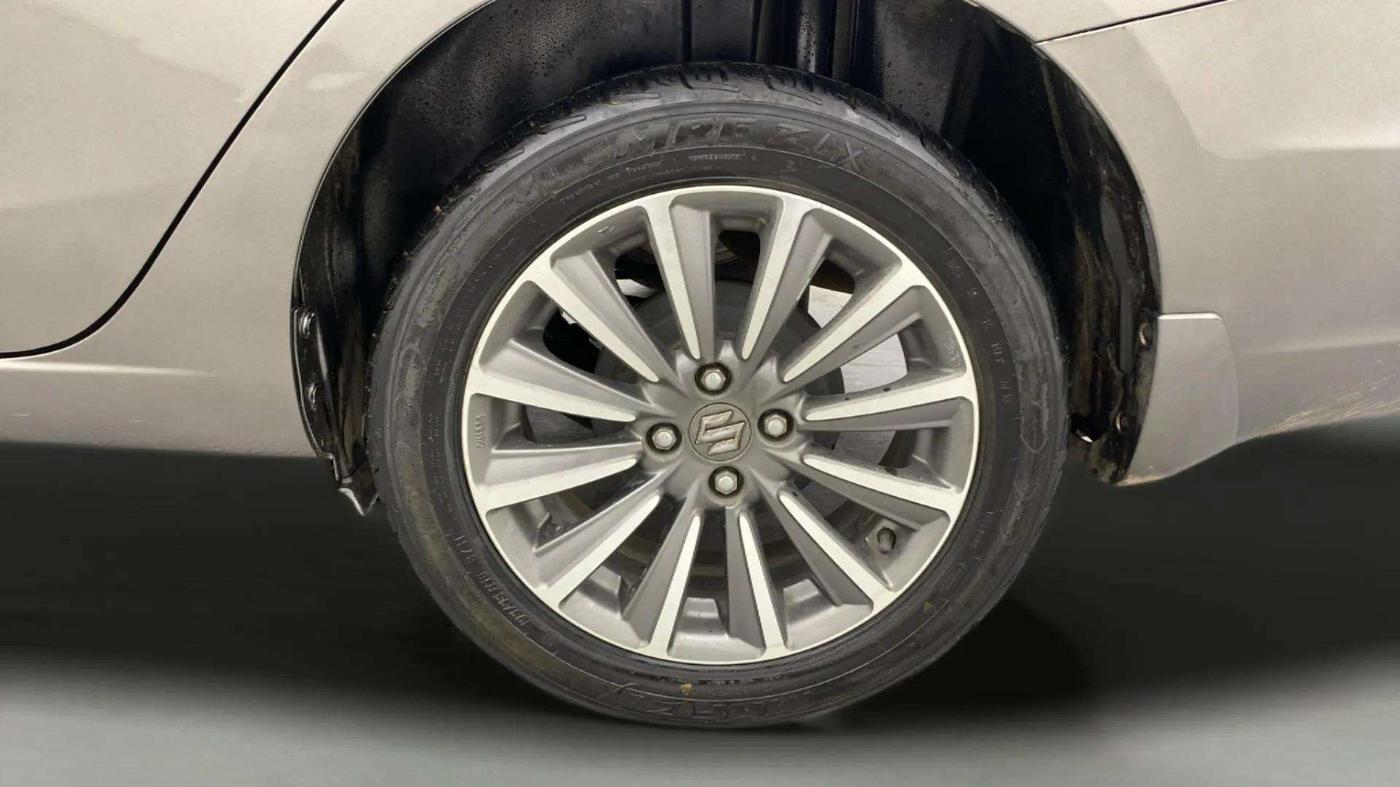 2019 Maruti Ciaz ALPHA  AT 1.5 SHVS PETROL, Petrol, Automatic, 71,585 km, Left Rear Wheel