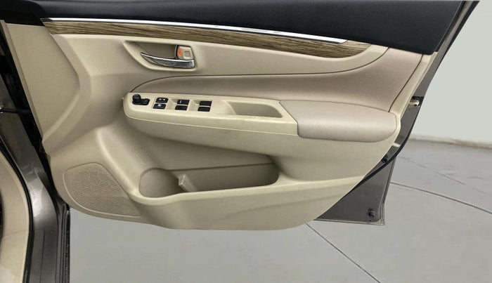 2019 Maruti Ciaz ALPHA  AT 1.5 SHVS PETROL, Petrol, Automatic, 71,585 km, Driver Side Door Panels Control