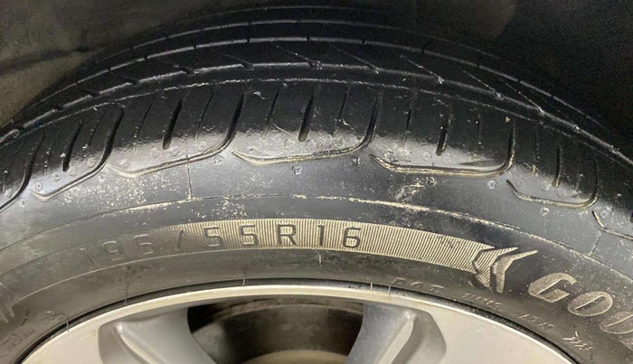 2019 Hyundai Verna 1.6 VTVT SX, Petrol, Manual, 85,629 km, Right Front Tyre Tread