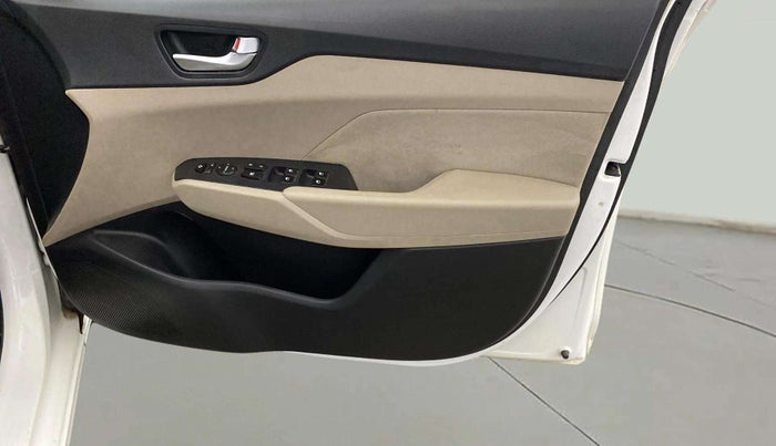 2019 Hyundai Verna 1.6 VTVT SX, Petrol, Manual, 85,629 km, Driver Side Door Panels Control