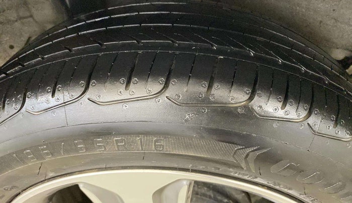 2019 Hyundai Verna 1.6 VTVT SX, Petrol, Manual, 85,629 km, Left Front Tyre Tread