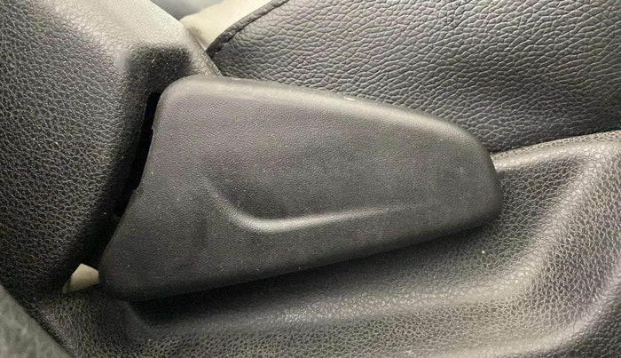 2019 Renault Kwid RXL, Petrol, Manual, 25,440 km, Driver Side Adjustment Panel