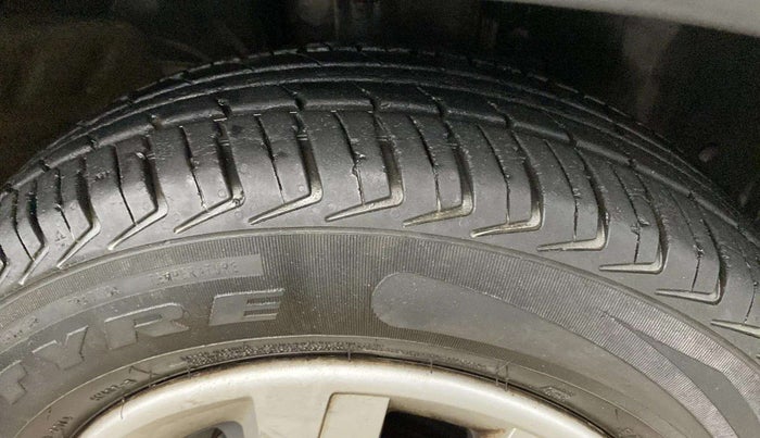2019 Renault Kwid RXL, Petrol, Manual, 25,440 km, Right Front Tyre Tread