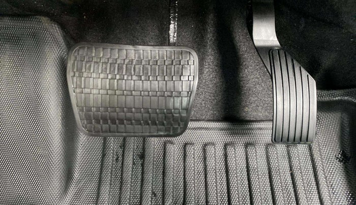 2023 Tata NEXON XZA PLUS LUX SUNROOF KAZIRANGA PETROL, Petrol, Automatic, 39,852 km, Pedals