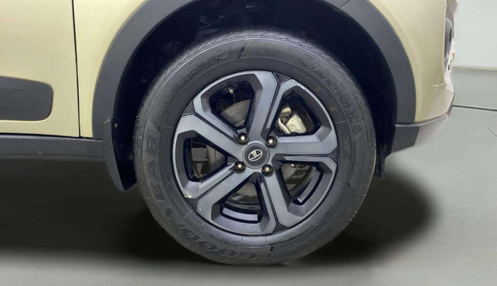 2023 Tata NEXON XZA PLUS LUX SUNROOF KAZIRANGA PETROL, Petrol, Automatic, 39,852 km, Right Front Wheel