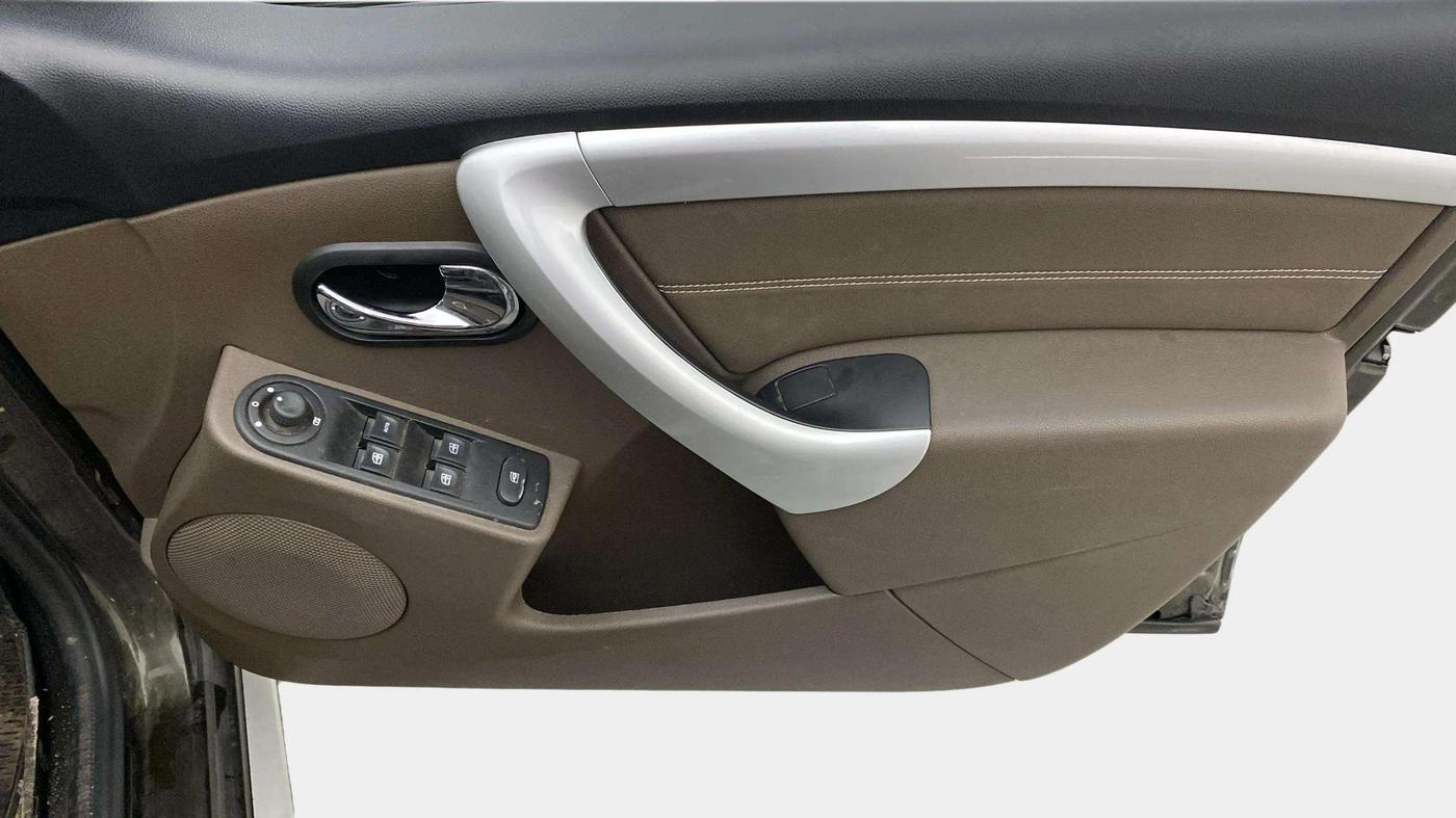 2019 Renault Duster 85 PS RXZ DIESEL, Diesel, Manual, 28,834 km, Driver Side Door Panels Control