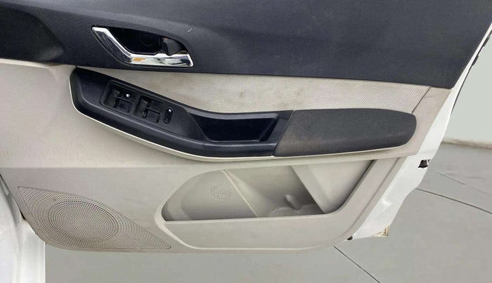 2023 Tata TIGOR XZ PLUS CNG, CNG, Manual, 45,166 km, Driver Side Door Panels Control