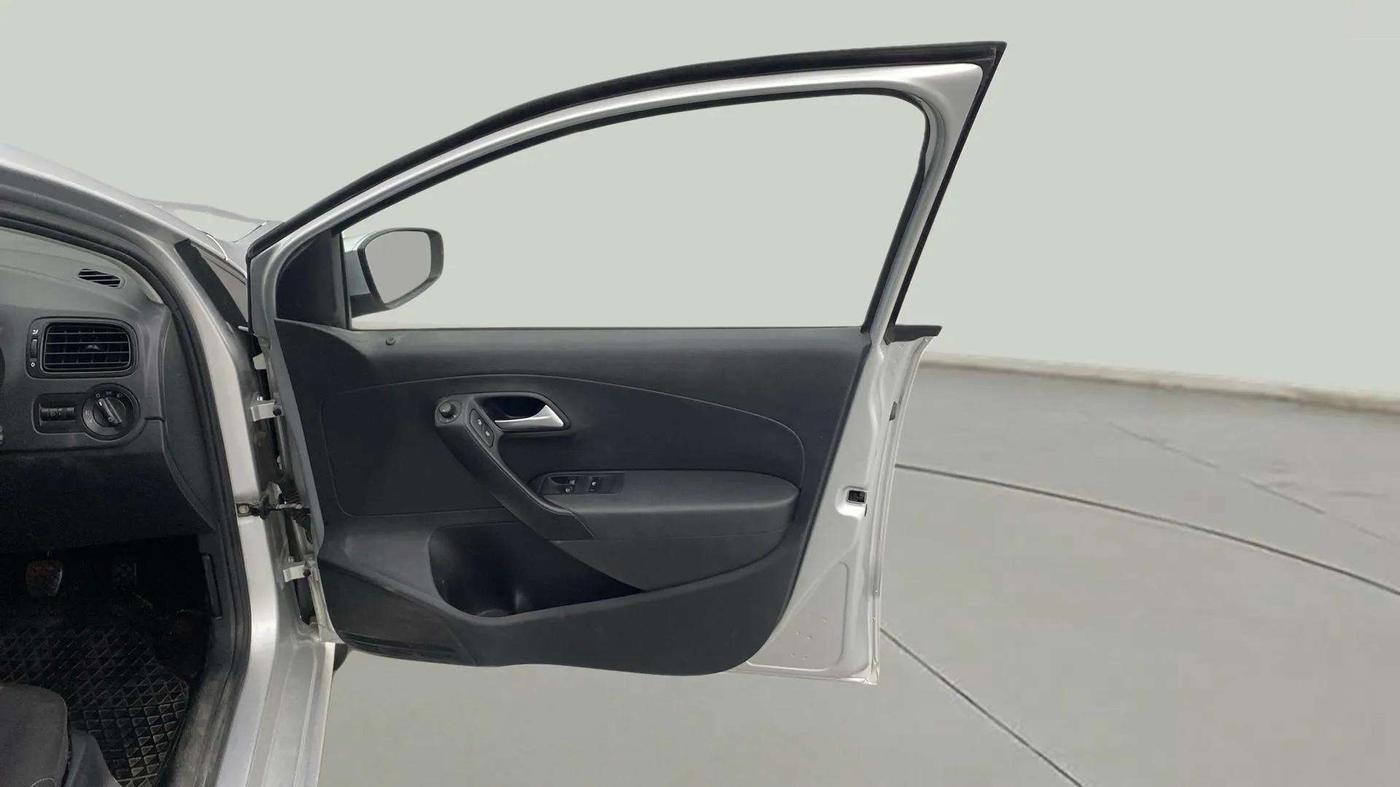 2019 Volkswagen Polo COMFORTLINE 1.0L MPI, Petrol, Manual, 51,217 km, RHS Front Door