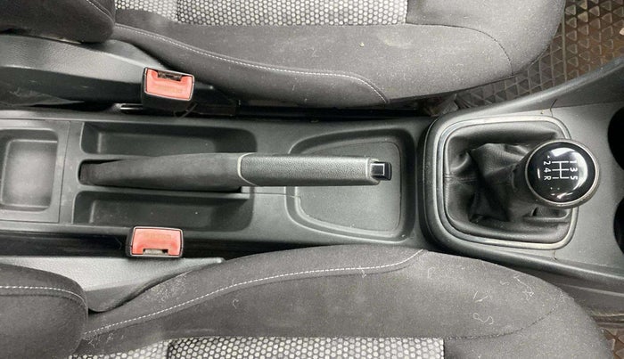 2019 Volkswagen Polo COMFORTLINE 1.0L MPI, Petrol, Manual, 51,101 km, Gear Lever