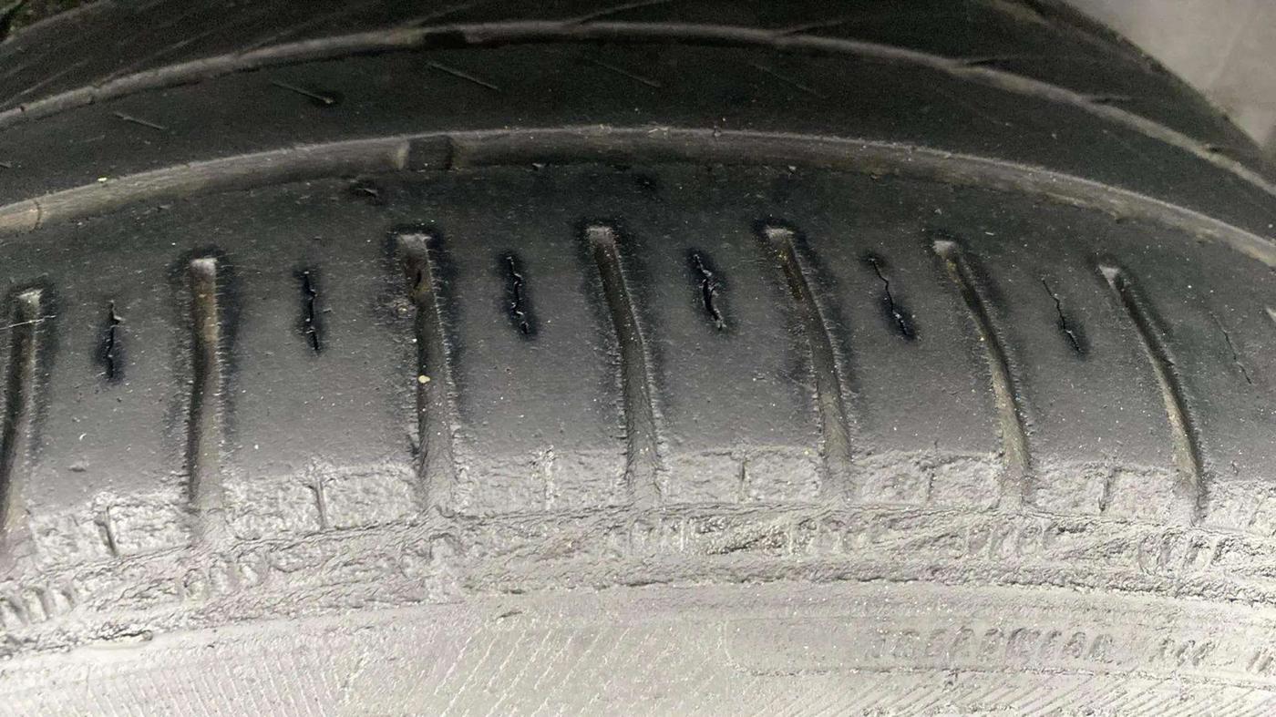 2019 Volkswagen Polo COMFORTLINE 1.0L MPI, Petrol, Manual, 51,217 km, Right Rear Tyre Tread