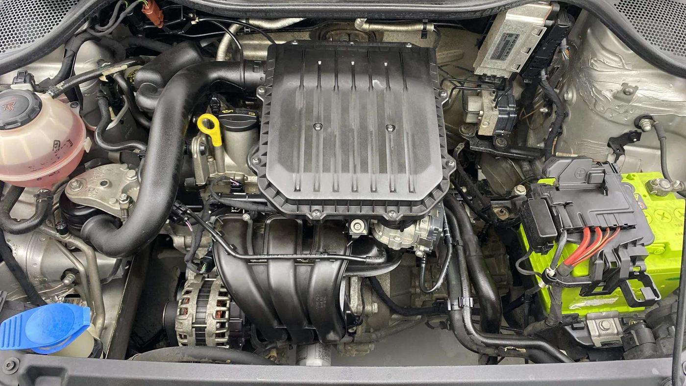 2019 Volkswagen Polo COMFORTLINE 1.0L MPI, Petrol, Manual, 51,217 km, Engine View