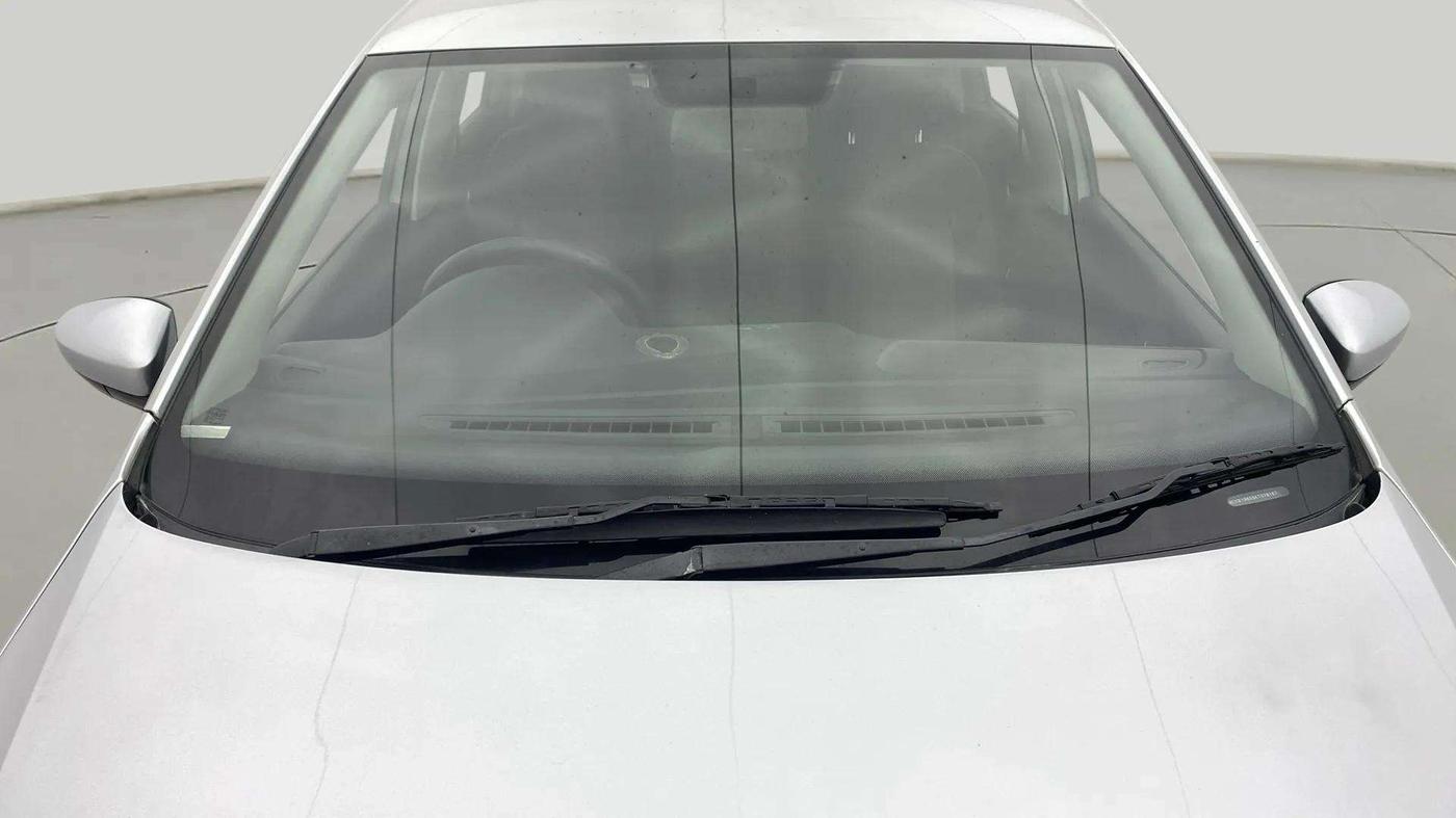2019 Volkswagen Polo COMFORTLINE 1.0L MPI, Petrol, Manual, 51,217 km, Front Windshield