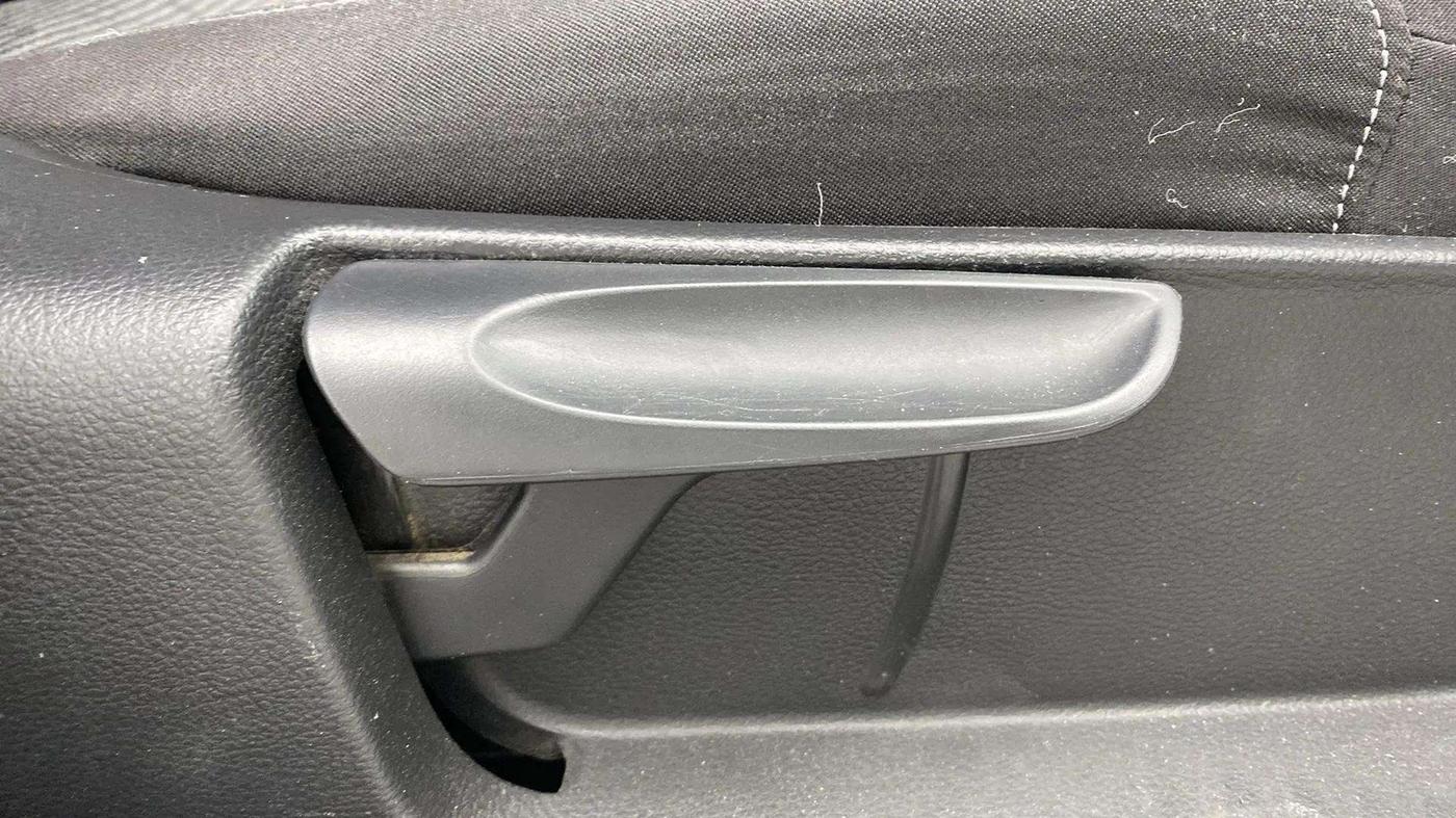 2019 Volkswagen Polo COMFORTLINE 1.0L MPI, Petrol, Manual, 51,217 km, Driver Side Adjustment Panel