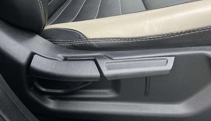 2021 Hyundai VENUE SX PLUS 1.0 TURBO DCT, Petrol, Automatic, 35,981 km, Driver Side Adjustment Panel