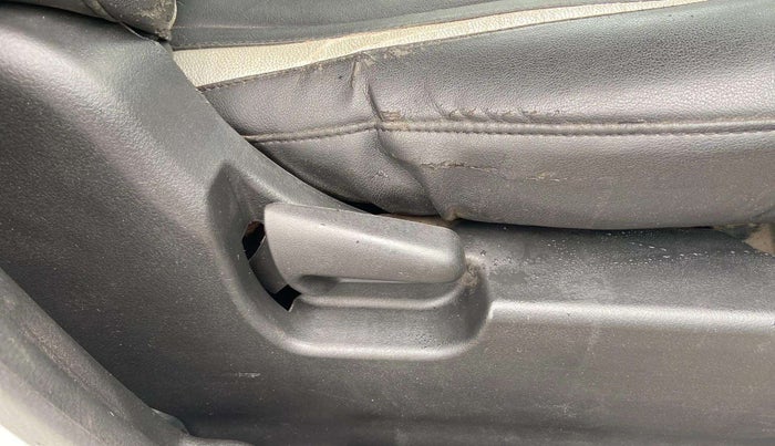 2017 Maruti Wagon R 1.0 VXI, Petrol, Manual, 72,313 km, Driver Side Adjustment Panel